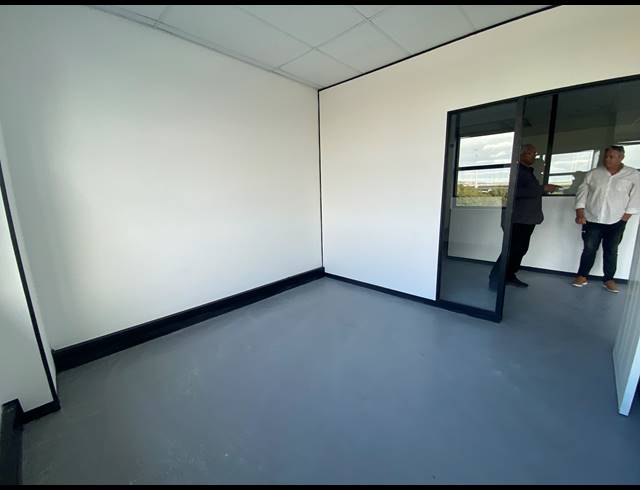 114M² OFFICE TO LET IN BROOKLYN